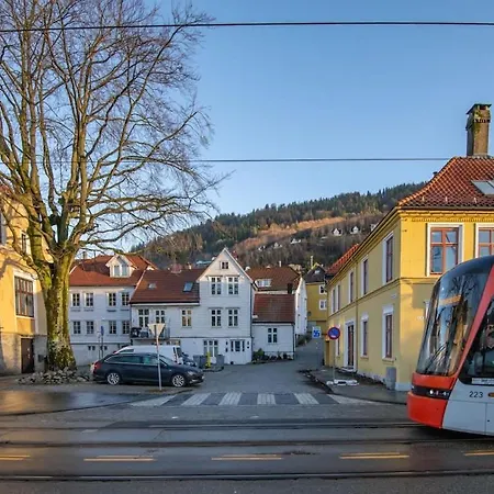 Dinbnb I Cozy 1-bedroom Nestled In The Heart Of Apartment Bergen